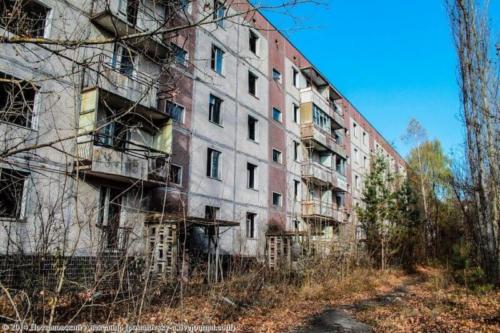 Некогда жилой дом в зоне отчуждения